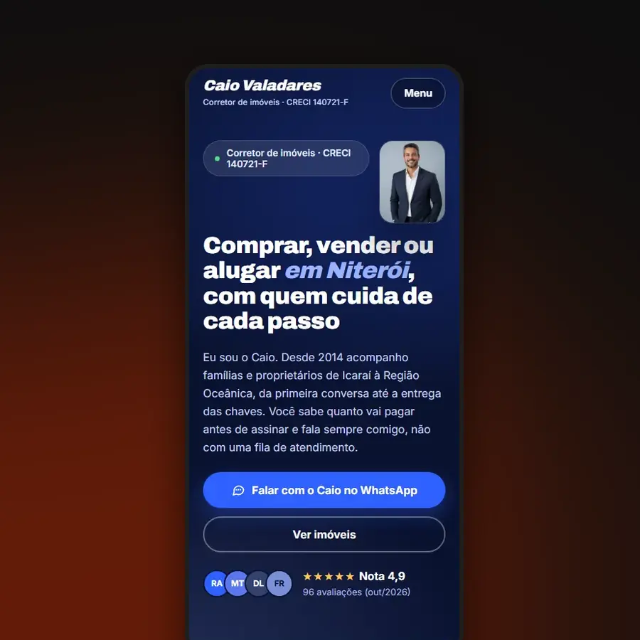 Caio Valadares no celular